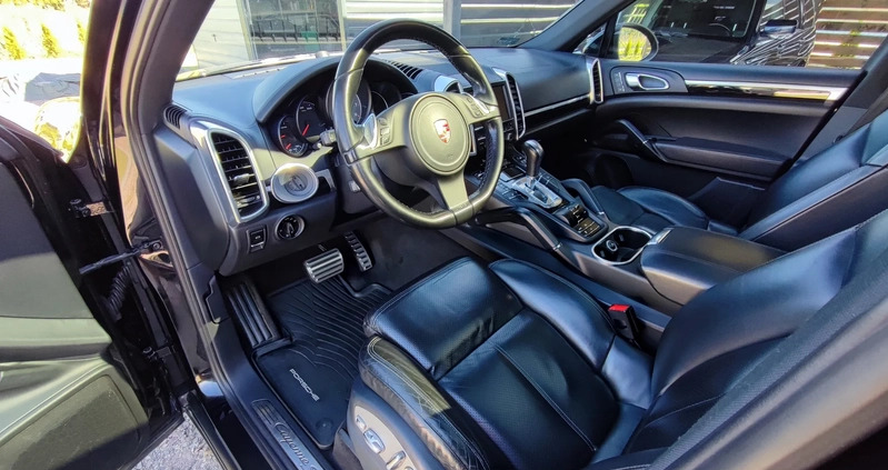 Porsche Cayenne cena 102000 przebieg: 264000, rok produkcji 2011 z Olsztyn małe 379